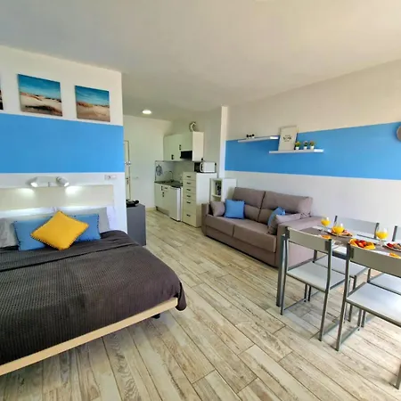 Lovely Blue With Ocean View And Pool, Paraiso 918 Vakantiehuis